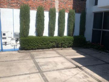 Vendo excelente casa en Valle Dorado.