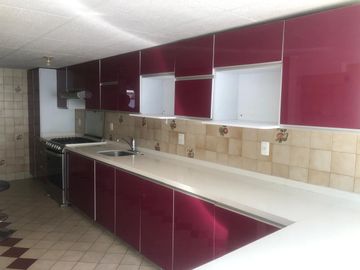 Vendo excelente casa en Valle Dorado.