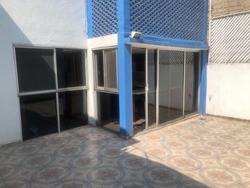 Vendo excelente casa en Valle Dorado.