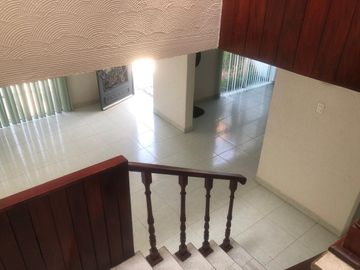 Vendo excelente casa en Valle Dorado.