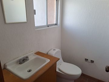 CASA EN VENTA EN PUEBLA, HERMANOS SERDAN, 15 DE MAYO, FUENTE DE TREVI 2 recamaras, 1 baño, medio baño, sala de tv