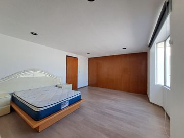 CASA EN VENTA EN PUEBLA, HERMANOS SERDAN, 15 DE MAYO, FUENTE DE TREVI 2 recamaras, 1 baño, medio baño, sala de tv