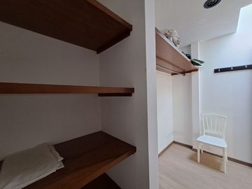 CASA EN VENTA EN PUEBLA, HERMANOS SERDAN, 15 DE MAYO, FUENTE DE TREVI 2 recamaras, 1 baño, medio baño, sala de tv