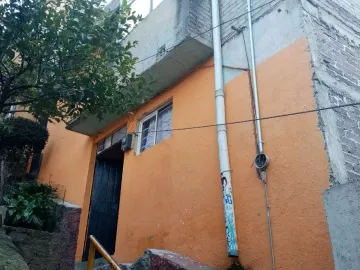 Casa Venta San Bernabe....... Construc. 421 Mts. Terreno 245 Mts. Facilidades