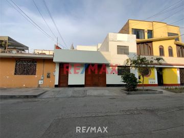 Ocasión Casa En Venta De 3 Pisos En Santa Isabel De Carabayllo 283M2
