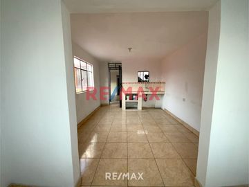 Ocasión Casa En Venta De 3 Pisos En Santa Isabel De Carabayllo 283M2