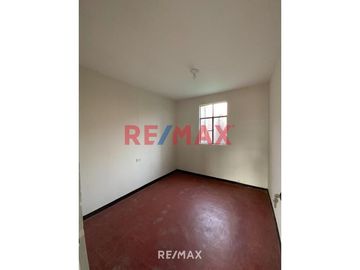 Ocasión Casa En Venta De 3 Pisos En Santa Isabel De Carabayllo 283M2