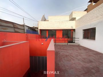 Ocasión Casa En Venta De 3 Pisos En Santa Isabel De Carabayllo 283M2