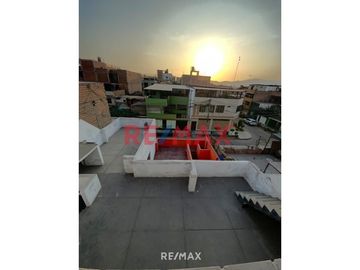 Ocasión Casa En Venta De 3 Pisos En Santa Isabel De Carabayllo 283M2
