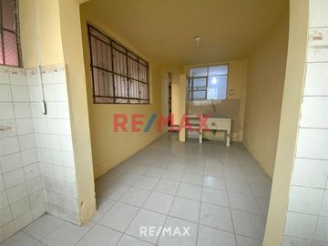 Ocasión Casa En Venta De 3 Pisos En Santa Isabel De Carabayllo 283M2