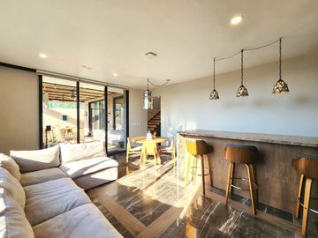 CASA EN VENTA, JURIQUILLA, Qro! ALBERCA, ESPACIOS INTELIGENTES, ACABADOS DE ALTA GAMA Y MÁS!