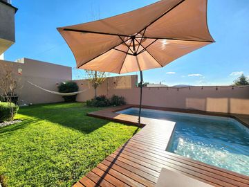 CASA EN VENTA, JURIQUILLA, Qro! ALBERCA, ESPACIOS INTELIGENTES, ACABADOS DE ALTA GAMA Y MÁS!