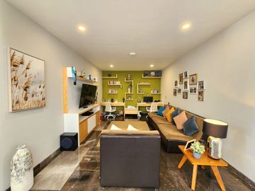 CASA EN VENTA, JURIQUILLA, Qro! ALBERCA, ESPACIOS INTELIGENTES, ACABADOS DE ALTA GAMA Y MÁS!