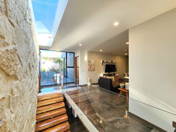 CASA EN VENTA, JURIQUILLA, Qro! ALBERCA, ESPACIOS INTELIGENTES, ACABADOS DE ALTA GAMA Y MÁS!