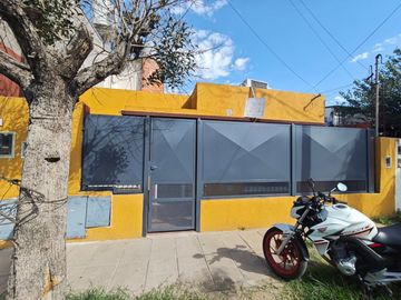 Ituzaingó - Venta - PH Al Frente 4 y 2 Ambientes