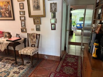Excelente casa de un piso, 4 dorm. patio, antejardín, en condominio de 6 casas, sector regimiento, clínicas, universidades, Chillán