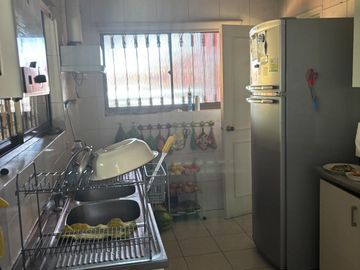 Excelente casa de un piso, 4 dorm. patio, antejardín, en condominio de 6 casas, sector regimiento, clínicas, universidades, Chillán