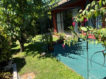 Excelente casa de un piso, 4 dorm. patio, antejardín, en condominio de 6 casas, sector regimiento, clínicas, universidades, Chillán