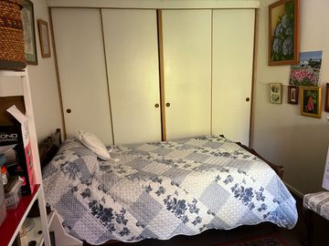 Excelente casa de un piso, 4 dorm. patio, antejardín, en condominio de 6 casas, sector regimiento, clínicas, universidades, Chillán