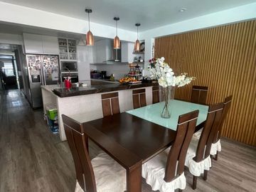 PRIMER PISO DPTO. AMPLIO Y REMODELADO  CON PISCINA