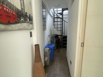 PRIMER PISO DPTO. AMPLIO Y REMODELADO  CON PISCINA