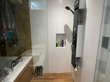 PRIMER PISO DPTO. AMPLIO Y REMODELADO  CON PISCINA