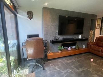 PRIMER PISO DPTO. AMPLIO Y REMODELADO  CON PISCINA
