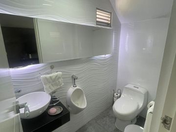 PRIMER PISO DPTO. AMPLIO Y REMODELADO  CON PISCINA