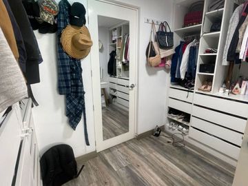 PRIMER PISO DPTO. AMPLIO Y REMODELADO  CON PISCINA