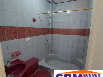 De Oportunidad En Machala En la Urbanización Las Crucitas Se Vende Casa Independiente