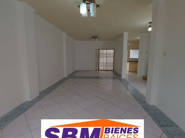 De Oportunidad En Machala En la Urbanización Las Crucitas Se Vende Casa Independiente