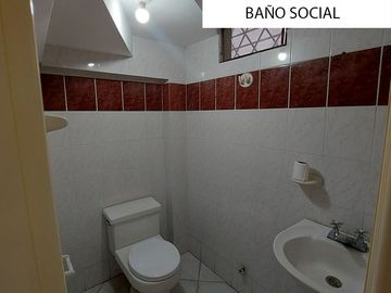 De Oportunidad En Machala En la Urbanización Las Crucitas Se Vende Casa Independiente
