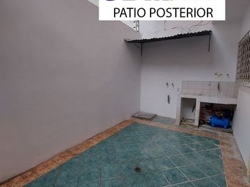 De Oportunidad En Machala En la Urbanización Las Crucitas Se Vende Casa Independiente