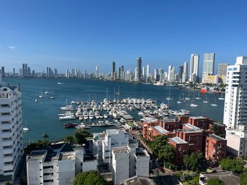 VENDO APARTAMENTO VISTA A LA BAHIA MANGA