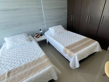 VENDO APARTAMENTO VISTA A LA BAHIA MANGA