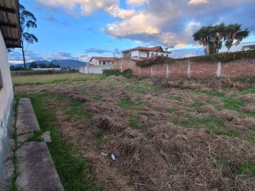 VENTA TERRENO PLANO EN URB. BOHIOS DE JATUMPAMBA