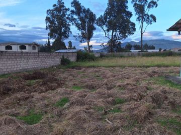 VENTA TERRENO PLANO EN URB. BOHIOS DE JATUMPAMBA