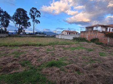 VENTA TERRENO PLANO EN URB. BOHIOS DE JATUMPAMBA