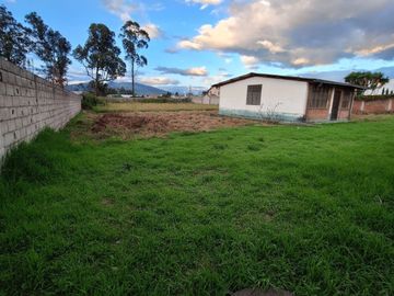 VENTA TERRENO PLANO EN URB. BOHIOS DE JATUMPAMBA