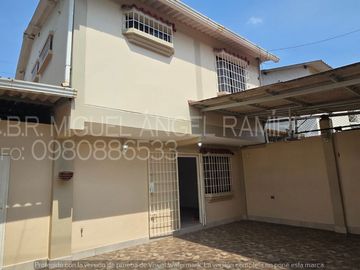 ¡Vendo Casa en Samanes 7 cerca Parque Samanes y Rio Centro Norte!