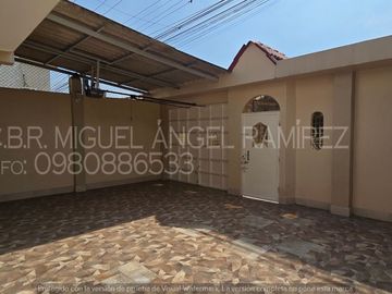 ¡Vendo Casa en Samanes 7 cerca Parque Samanes y Rio Centro Norte!