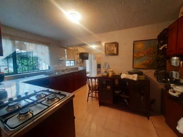 SE VENDE CASA EN LAS VILLAS PARA VIVIENDA O USO COMERCIAL