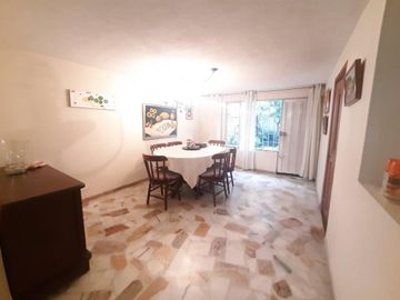 SE VENDE CASA EN LAS VILLAS PARA VIVIENDA O USO COMERCIAL