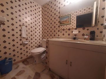 SE VENDE CASA EN LAS VILLAS PARA VIVIENDA O USO COMERCIAL