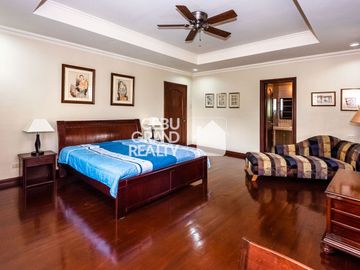 Furnished 3 Bedroom House with Swimming Pool for Sale in Maria Luisa Park