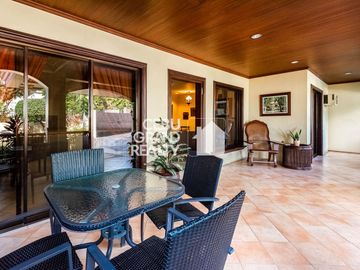 Furnished 3 Bedroom House with Swimming Pool for Sale in Maria Luisa Park