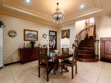 Furnished 3 Bedroom House with Swimming Pool for Sale in Maria Luisa Park