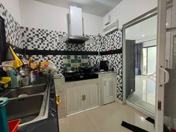 92224 - ขายบ้านแฝดหมู่บ้านกรีนเนอร์รี่ ทิวา ปิ่นเกล้า-สาย5สิ่งแวดล้อมดี เดินทางสะดวก อยู่ใกล้ตลาดน้ำดอนหวาย ใกล้ถนนเส้นบรมราชชนนีเพียง 1 กม