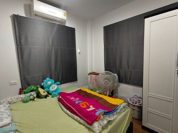 92224 - ขายบ้านแฝดหมู่บ้านกรีนเนอร์รี่ ทิวา ปิ่นเกล้า-สาย5สิ่งแวดล้อมดี เดินทางสะดวก อยู่ใกล้ตลาดน้ำดอนหวาย ใกล้ถนนเส้นบรมราชชนนีเพียง 1 กม
