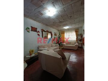 Vendo Casa Como Terreno De 140 M2 En Villa El Salvador